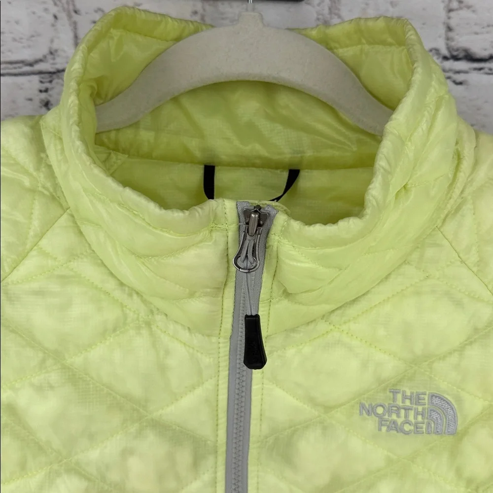 The North Face ThermoBall™ Quilted Full-Zip Jacket – Women’s Medium – Rave Green